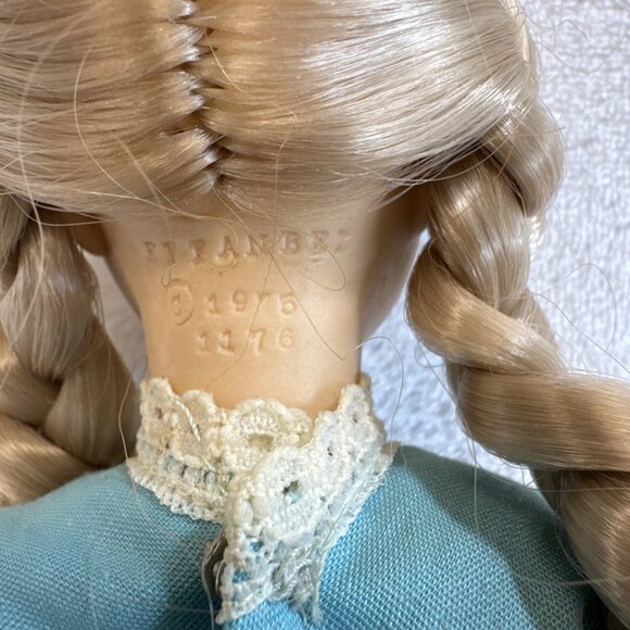 Vintage Effanbee International Doll 11" 1976 Holland Blonde Braids Sleeping Eyes - Picture 5 of 10